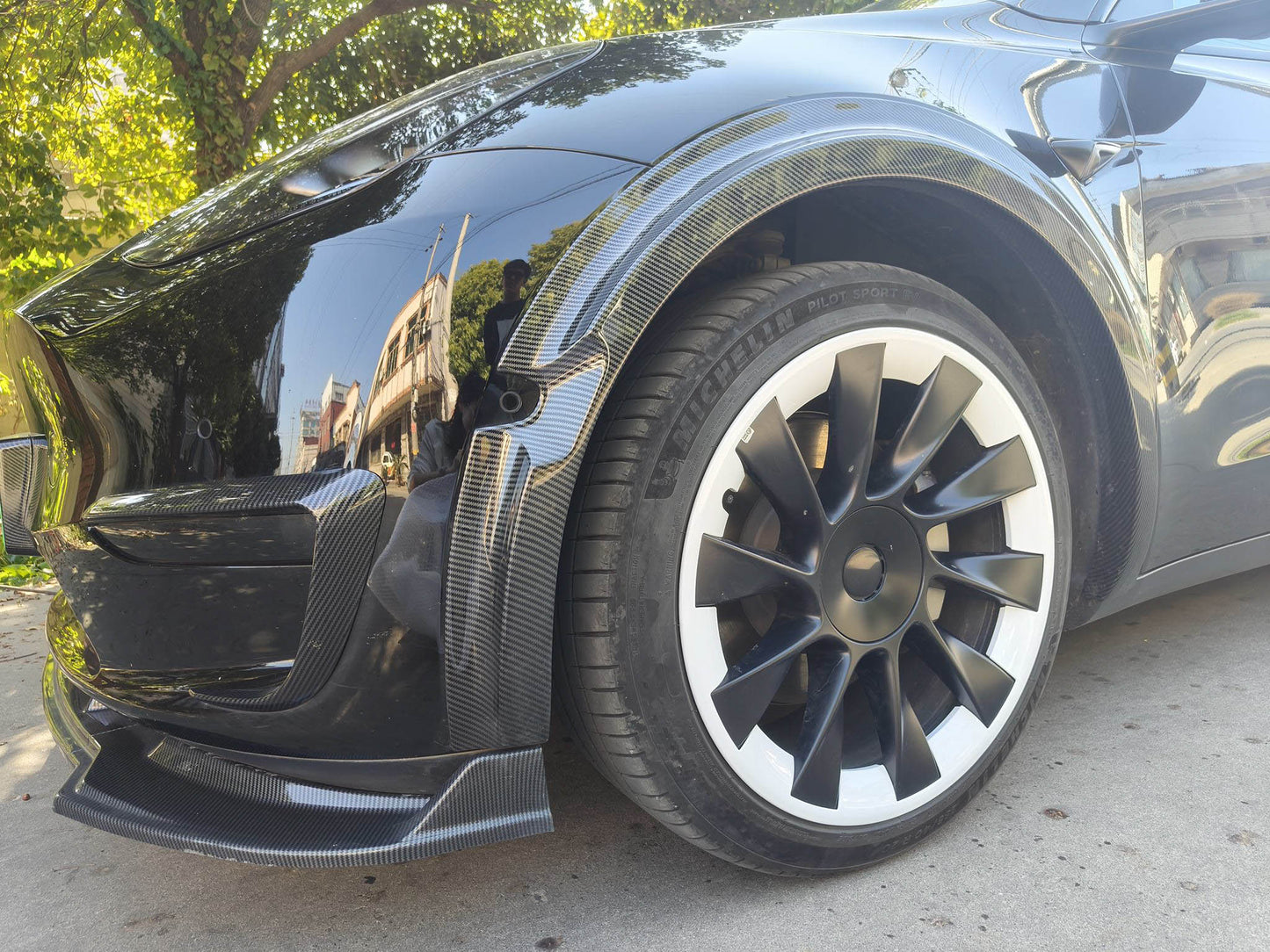 Rim Protector for Tesla Model Y 20'' Induction Wheels - Stylish & Protection