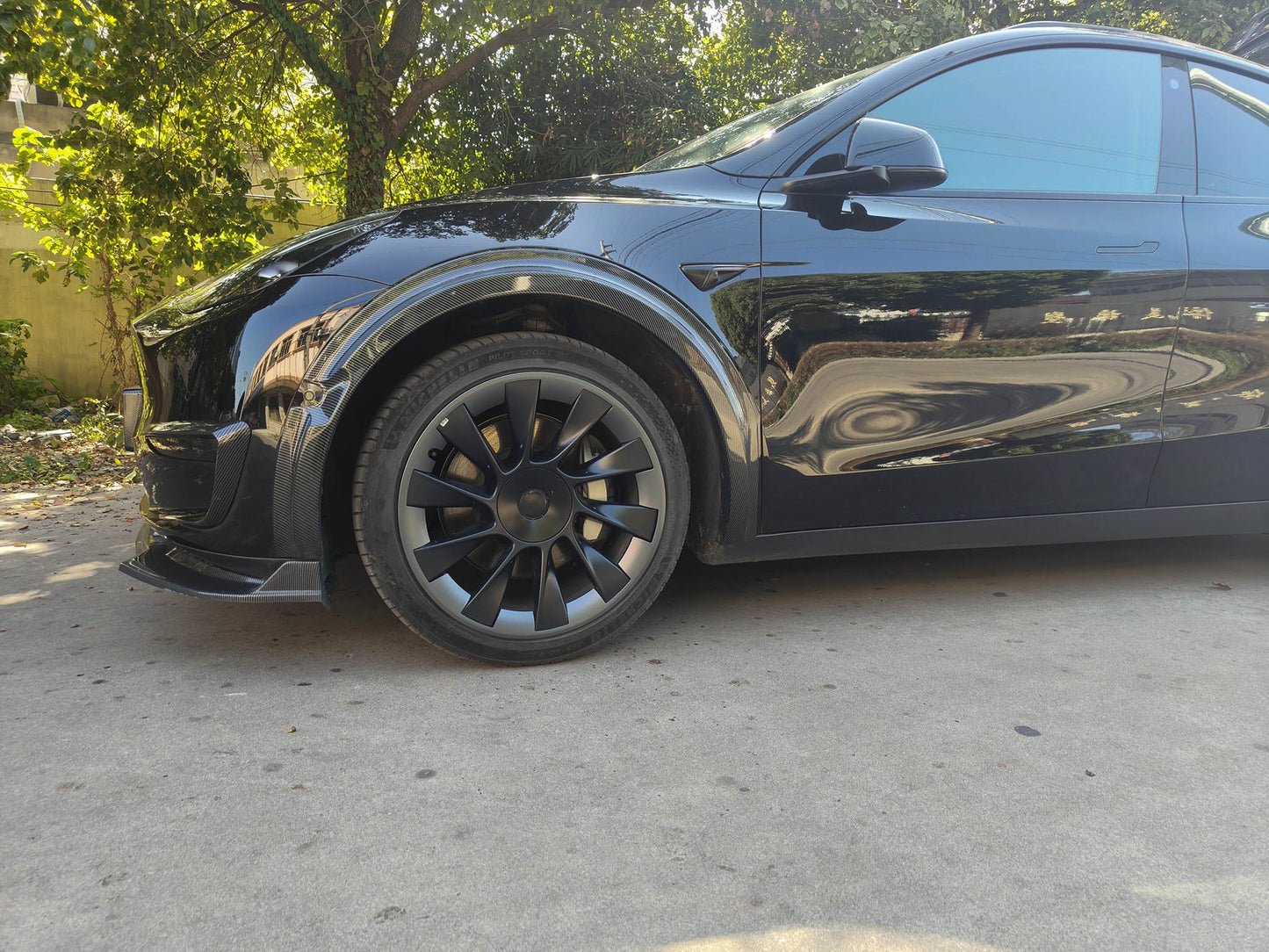 Rim Protector for Tesla Model Y 20'' Induction Wheels - Stylish & Protection