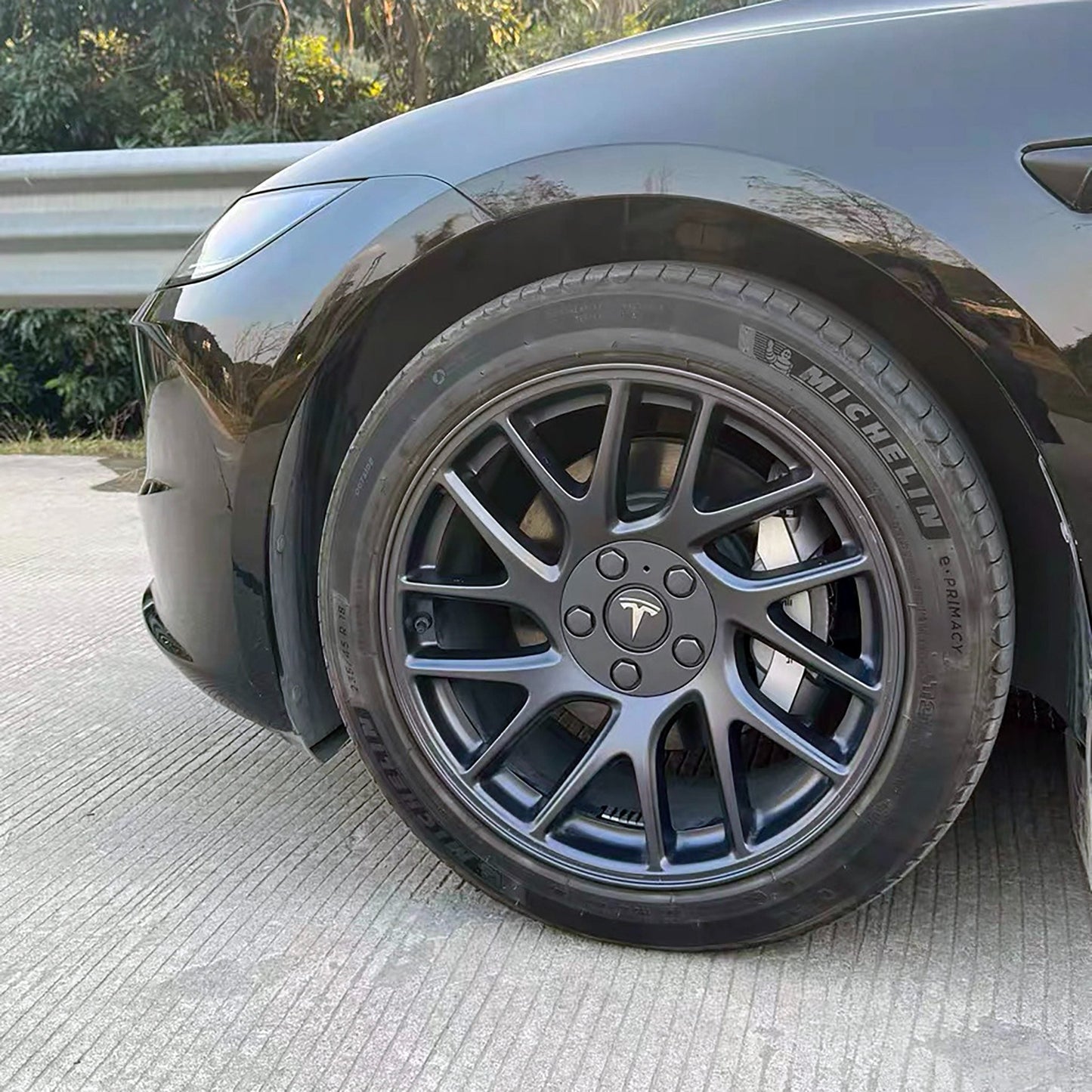 Gen 2 Wheel Center Caps for 2024+ Model 3 Highland 18-Inch Photon Wheels